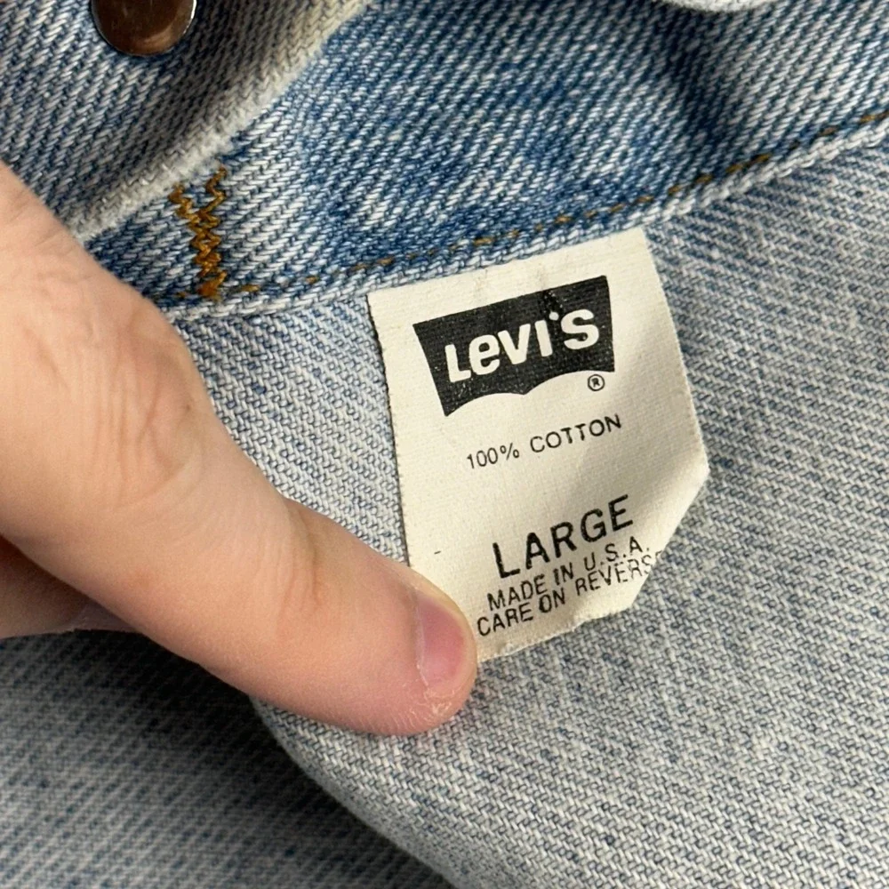 Levis has major